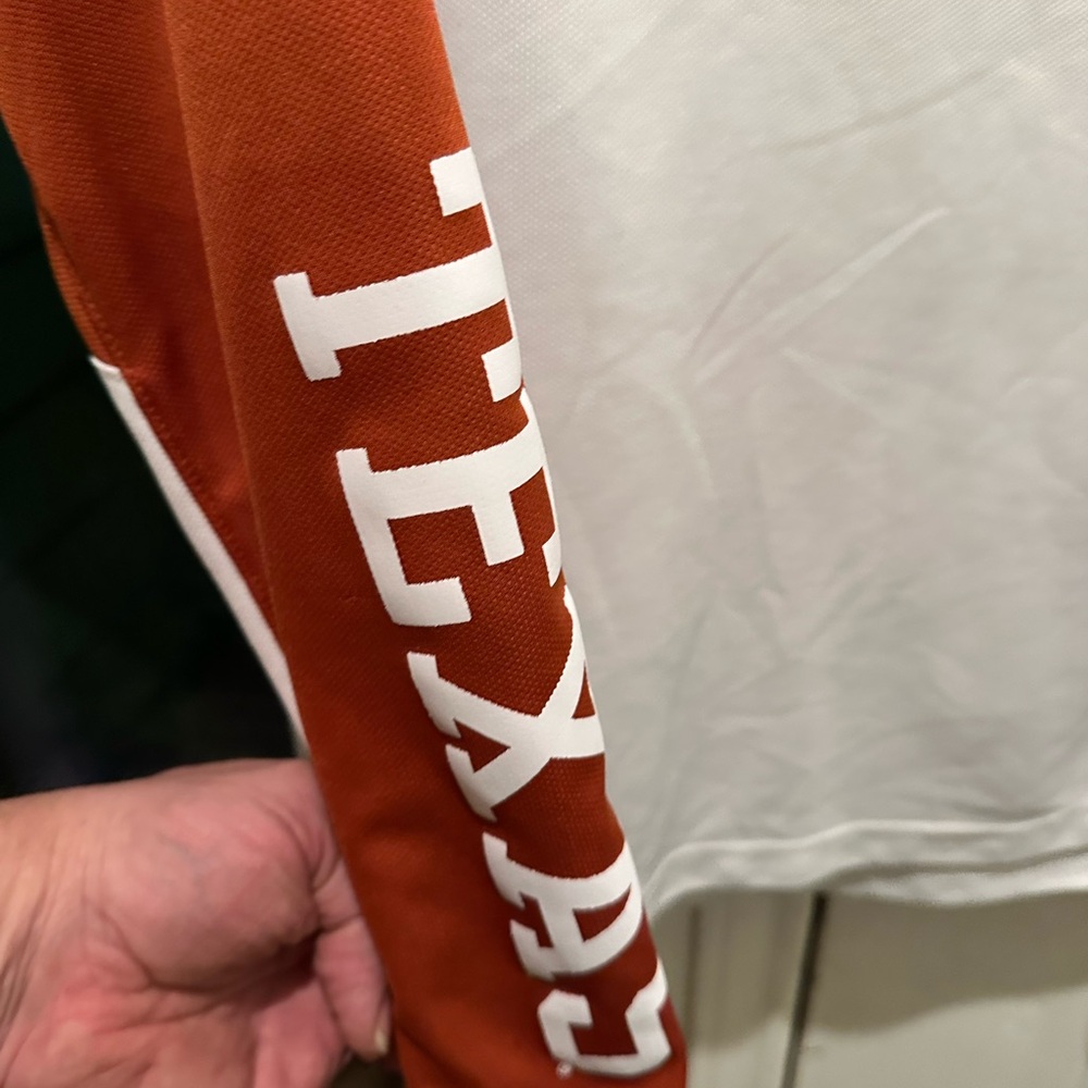 Nike Elite Texas Longhorns Dri-FIT Long Sleeve On-Court Basketball Warm-up Shirt - Picture 5 of 9